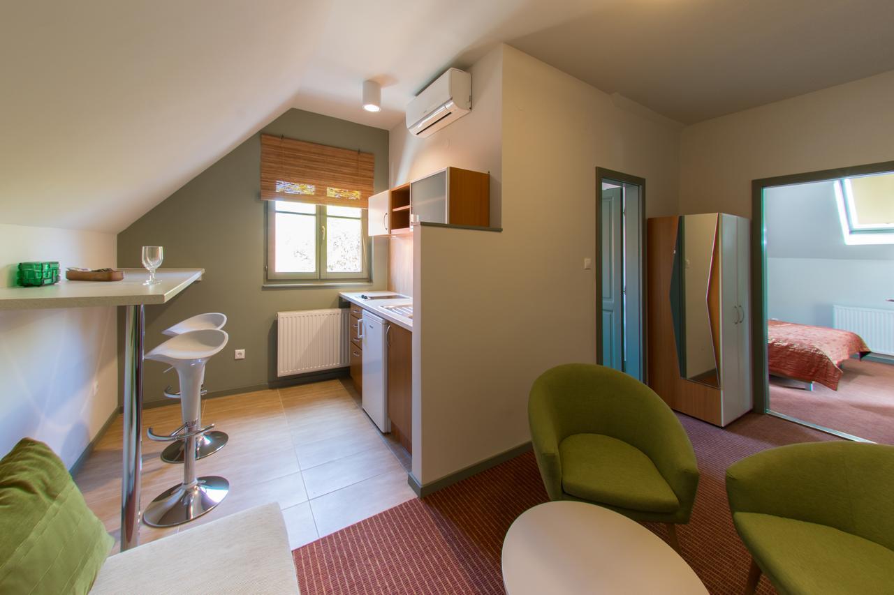 Villa Oliva Boutique Rooms 자르마디 외부 사진