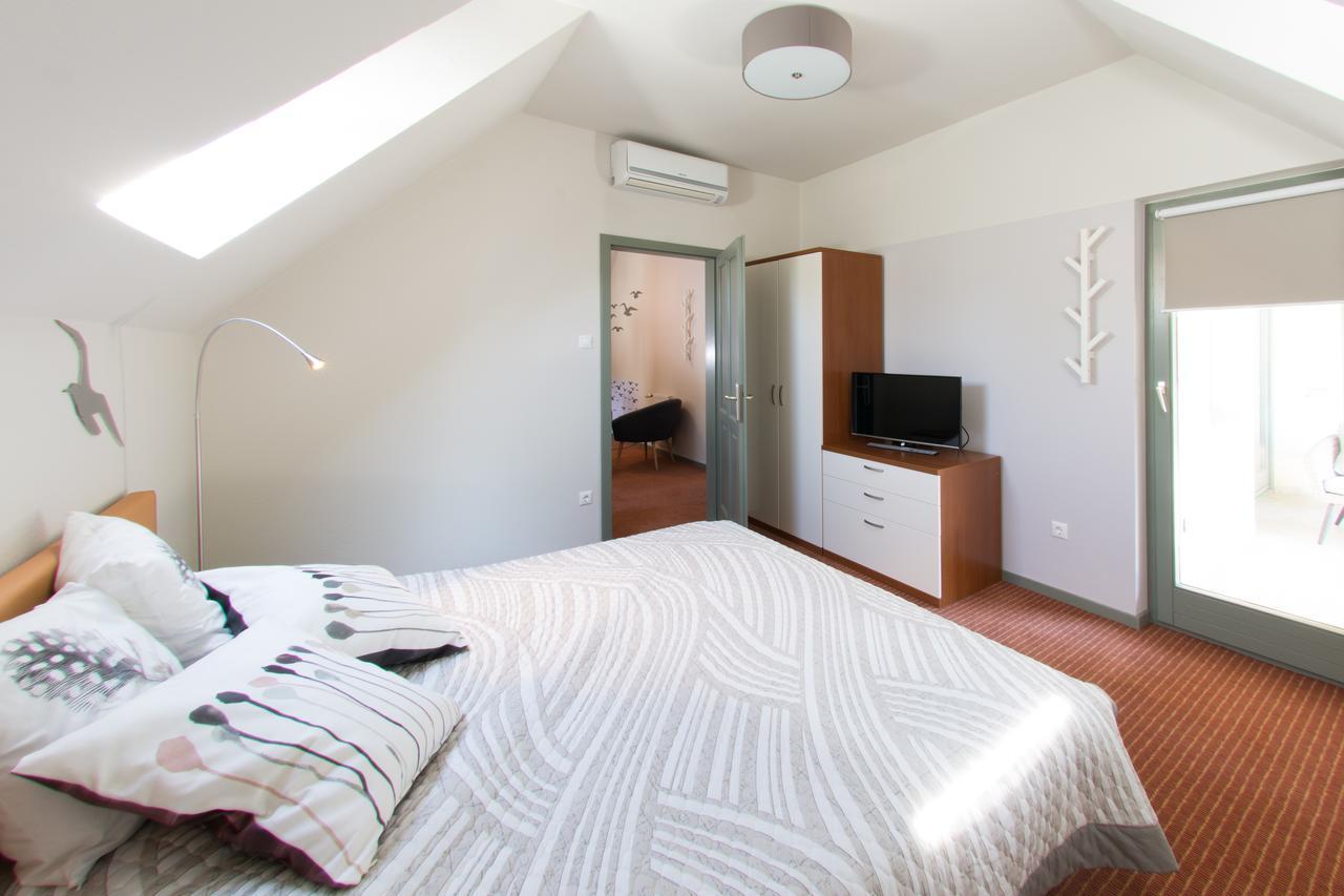 Villa Oliva Boutique Rooms 자르마디 외부 사진